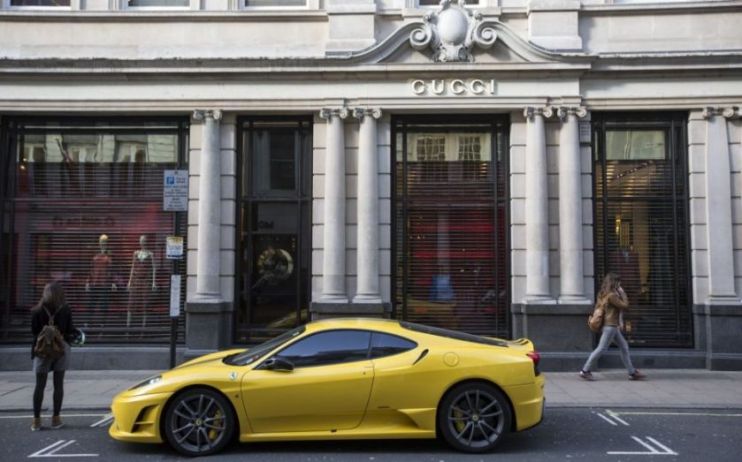New York based asset manager Blackstone has paid &pound;230m for a 31,000 sq ft retail space on the affluent New Bond Street strip in the West-End.&nbsp;