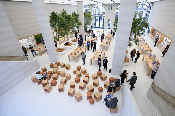 apple london store