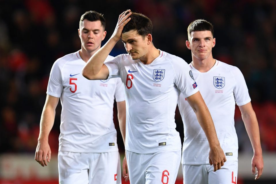 PRAGUE, CZECH REPUBLIC - OCTOBER 11:  Michael Keane , Harry Maguire and Declan Rice of England look dejected during the UEFA Euro 2020 qualifier between Czech Republic and England at Sinobo Stadium on October 11, 2019 in Prague, Czech Republic. (Photo by Justin Setterfield/Getty Images)