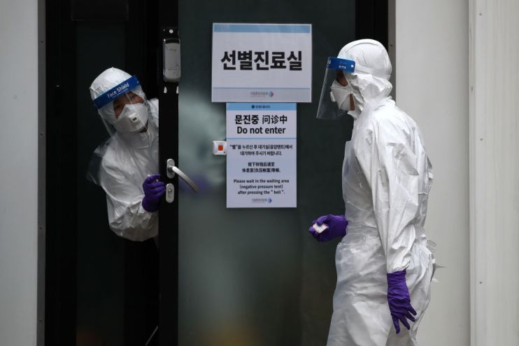 coronavirus fears sink ftse 100