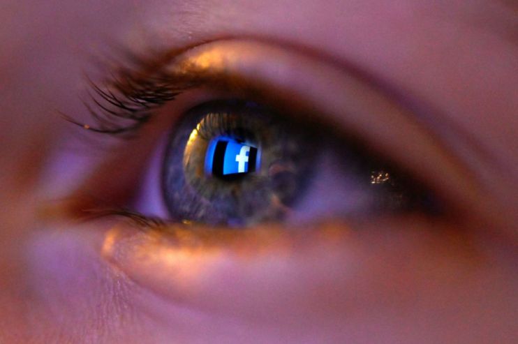 FRANCE-FEATURE-LOGO-FACEBOOK-INTERNET