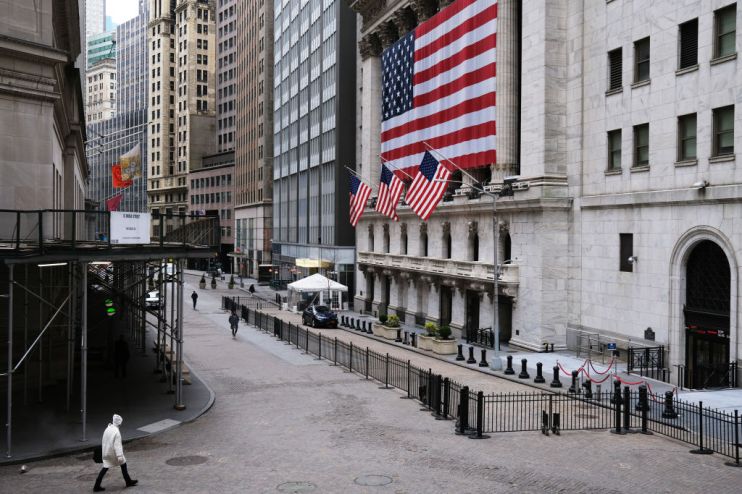 US stocks rise on hopes coronavirus is peaking