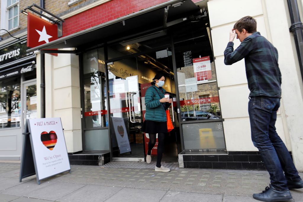 BRITAIN-HEALTH-VIRUS-RETAIL