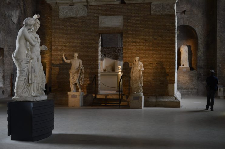 ITALY-ART-SCULPTURE-BERLUSCONI-VENUS-MARS