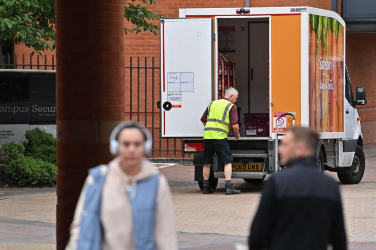 BRITAIN-HEALTH-VIRUS-UNIVERSITY