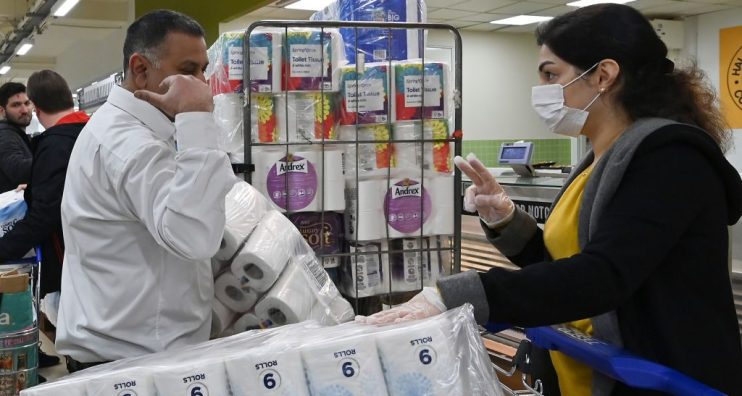 BRITAIN-HEALTH-VIRUS-RETAIL