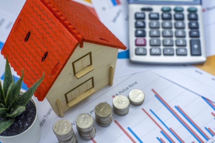 According to figures from the Bank of England, the 1.4m people coming off fixed-rate mortgages over the next 12 months will have to pay, on average, an extra &pound;150 a month.