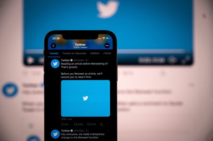 FRANCE-US-INTERNET-SOCIAL-NETWORK-TWITTER