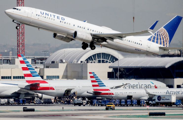 AUS airlines are nearing a new $17bn (&pound;12.5bn) package to keep workers on the books as part of a $900bn stimulus scheme for the world's largest economy.