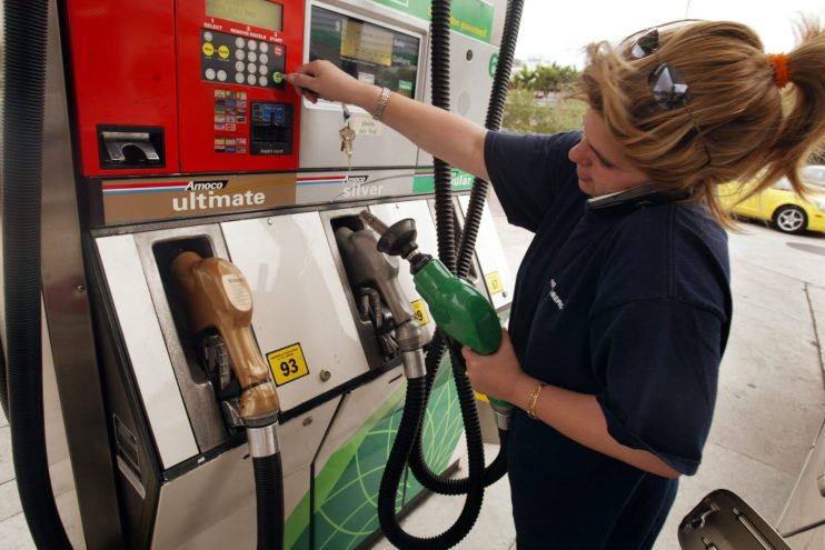 Oil prices rise 5 per cent as OPEC mulls supply cuts