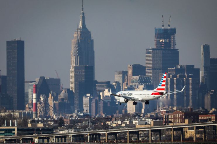 The bosses of some of the UK's biggest aviation firms have called for the government to make sure that the US is on the "green list" for international travel from 17 May.