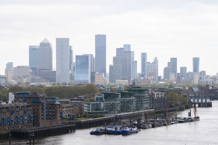 UK-FOMO-OFFICE-CANARY-WHARF
