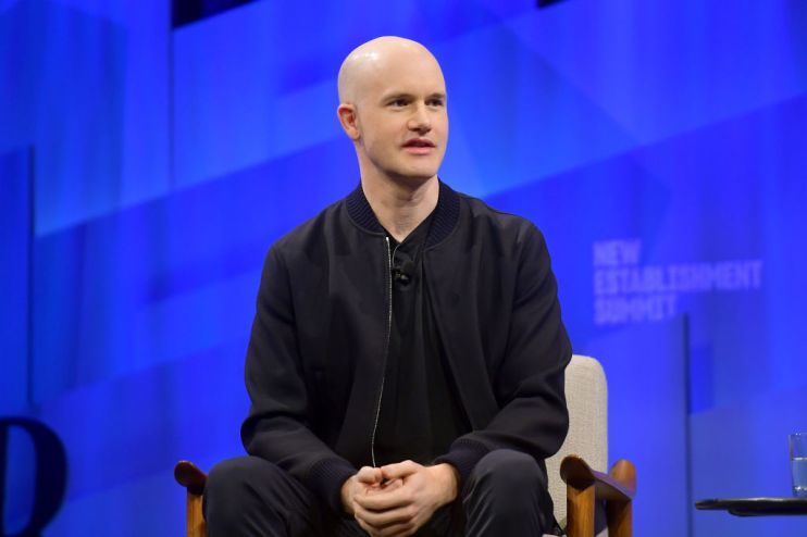 Brian Armstrong has urged UK customers of JPMorgan Chase to close their accounts in protest at the a ban on crypto transactions.