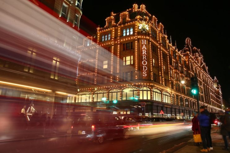 Christmas Shoppers In London