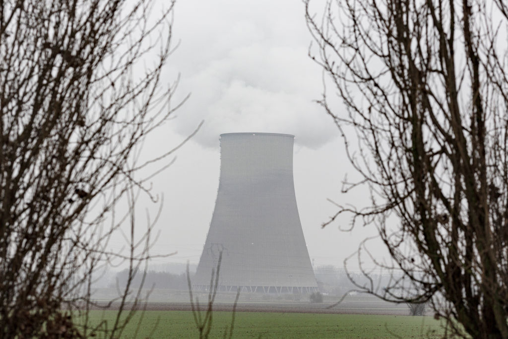 French EDF Workers Protest Government's Energy Bill Cap