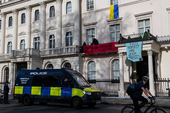 Protesters Occupy London Mansion Belonging To Family Of Oleg Deripaska