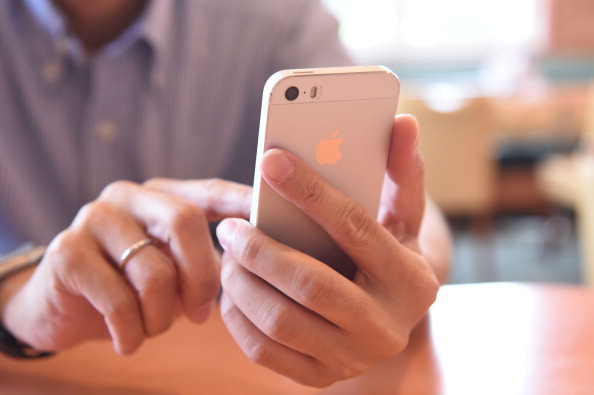 An addictions expert&nbsp;has&nbsp;called for a national mobile device&nbsp;detox to counter a &lsquo;worrying&rsquo; rise in screen addiction treatment enquiries.
