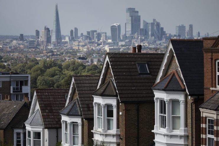 Average house prices in June flatlined in the UK
