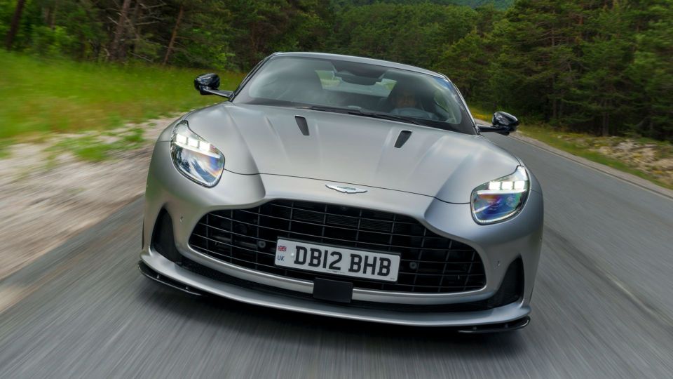 Aston Martin DB12