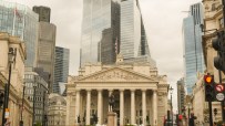 Less than half of UK consumers who invest do not identify as one
