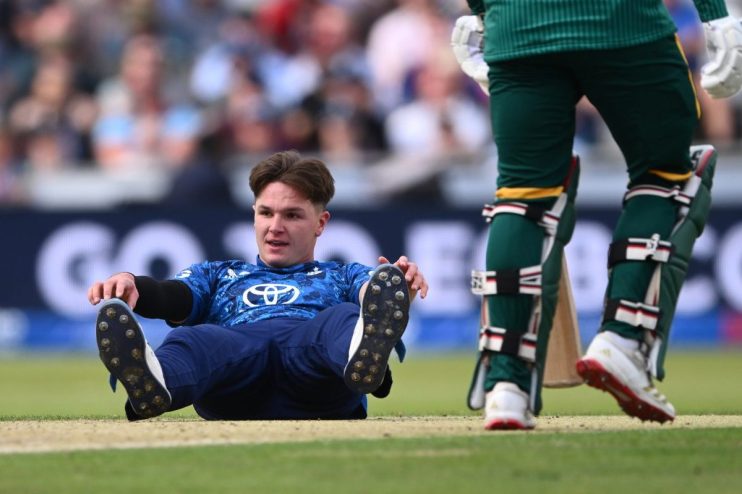 England&rsquo;s cricket team are ready to pause their ODI match against South Africa on Sunday to observe the government emergency alert test, City PM can reveal.