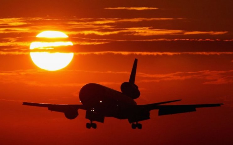 Shares in new Norwegian airline Flyr rose nearly 30 per cent today in a promising market debut for the recently-launched firm.